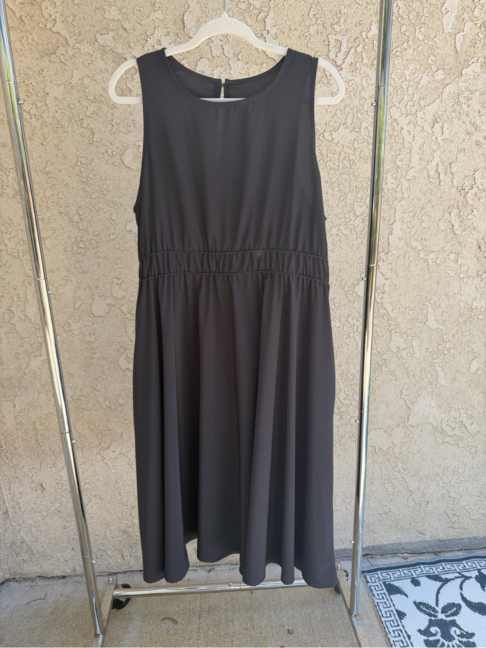 Zella Black Sleeveless Gathered Waist Midi Dress